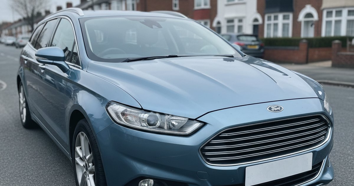 FORD Mondeo parked on a UK suburban street — PlateInsight reliability analysis