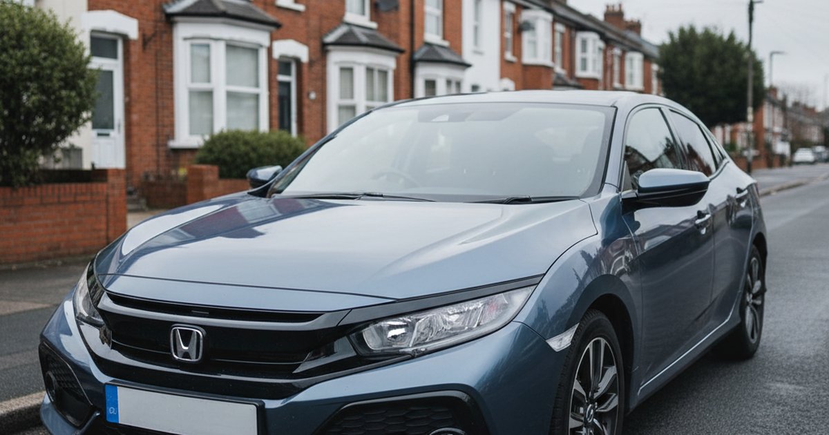 HONDA Civic parked on a UK suburban street — PlateInsight reliability analysis