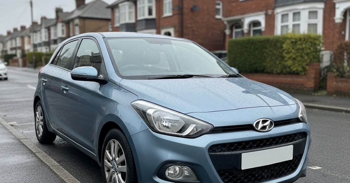HYUNDAI I20 parked on a UK suburban street — PlateInsight reliability analysis
