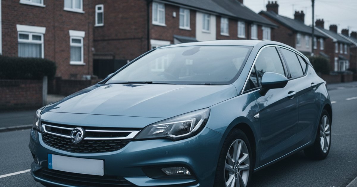 VAUXHALL Astra parked on a UK suburban street — PlateInsight reliability analysis